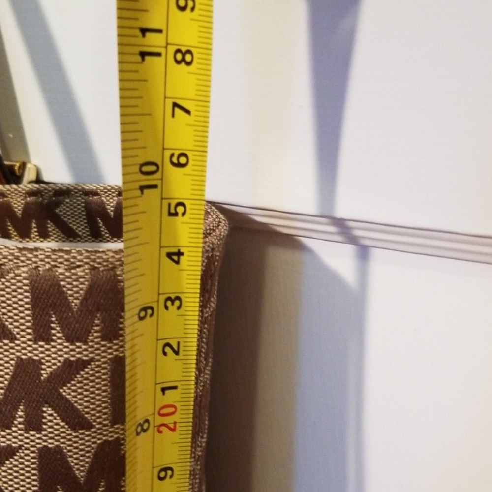 Authentic Michael Kors Bag - Picture 3 of 4